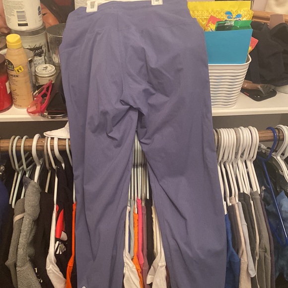 LULULEMON DANCE STUDIO JOGGERS SIZE 2!!! - Picture 2 of 2